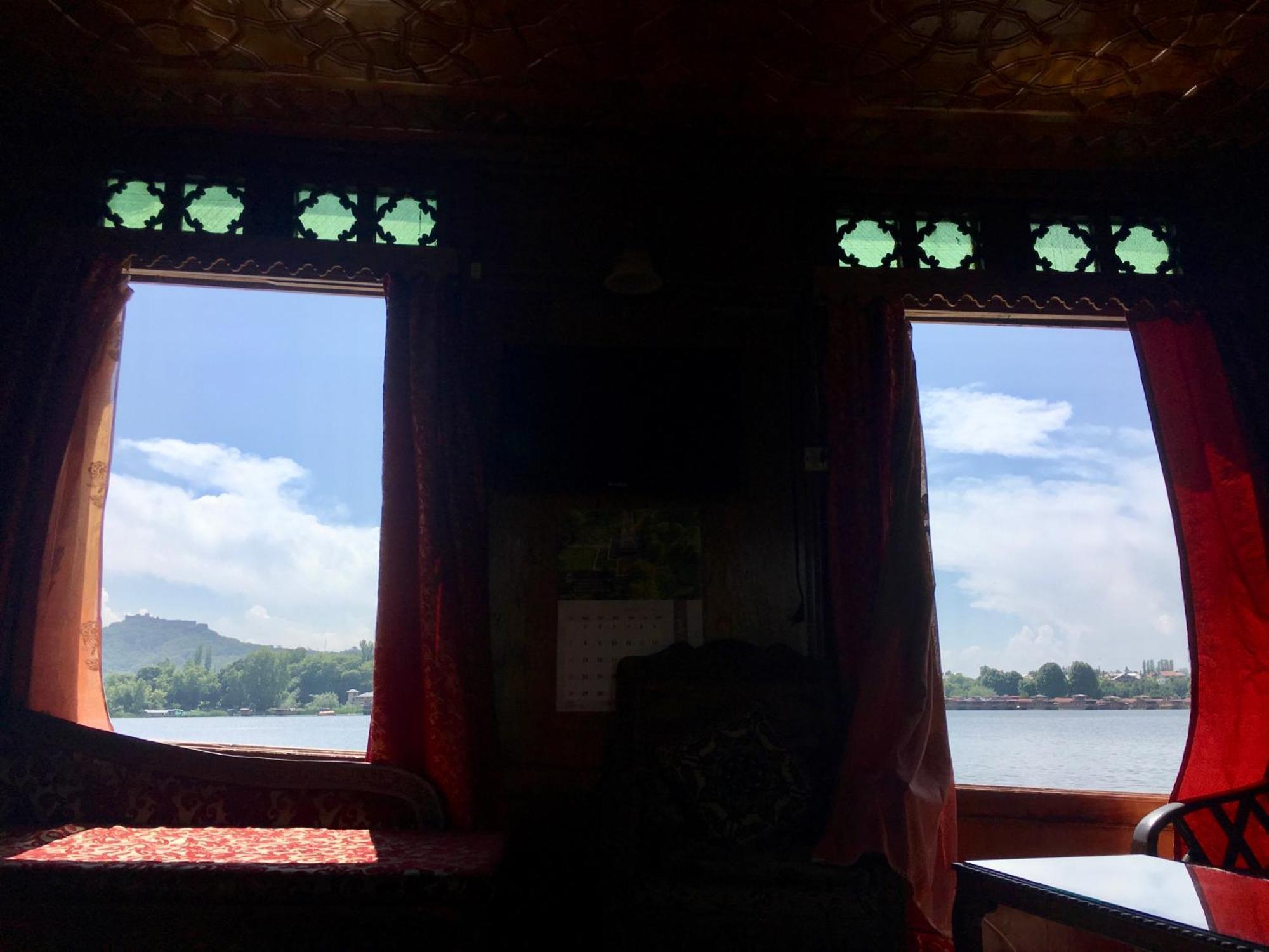 Houseboat Lily Of Nageen Srīnagar Extérieur photo